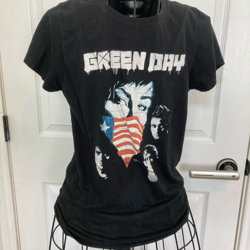 Bay Island Black Graphic Tee